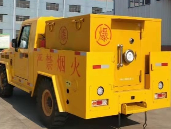 维西凯龙爆破器材运输车:保障爆破任务的安全运行