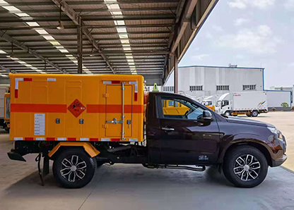 维西民用爆破器材运输车如何防静电？